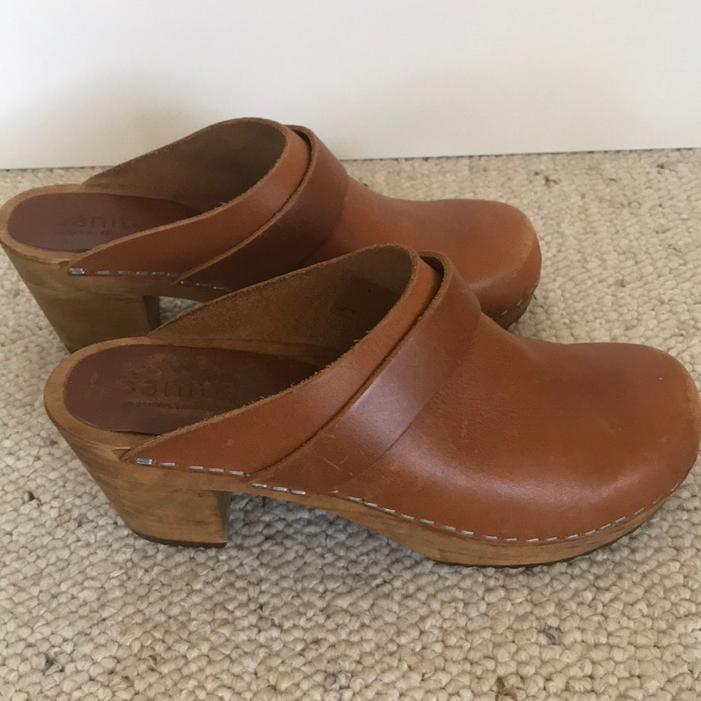 Sanita danish clogs